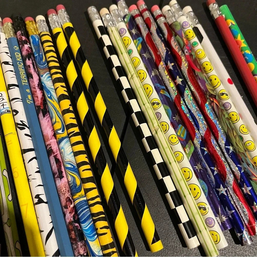 Vintage Printed Pencils Lot Of 24 Wooden Pencil Lisa Frank Animals Flag Smiley - Picture 6 of 10